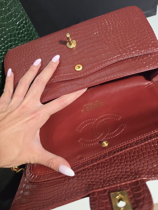 Налична чанта Chanel Maxi Flap Red