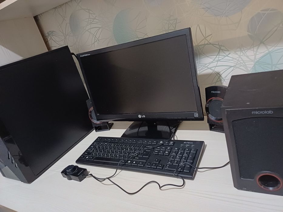 Продаю компьютер LG Flatron