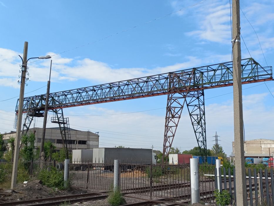 Продам кран козловой