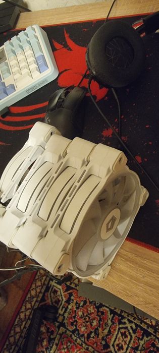 Белые Id cooling ZF-12025-RGB argb