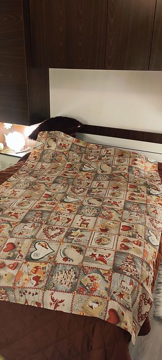 Față de masa festiva 70%bumbac, alb- roșu 138/200 cm, noua, Germania