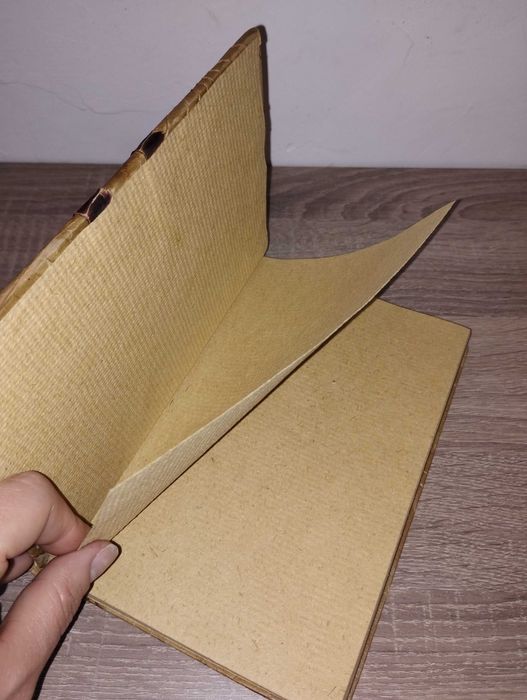 Уникални ръчно изработени тефтери от естествени материали