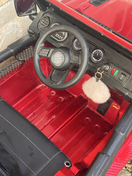 Продам детскую машину