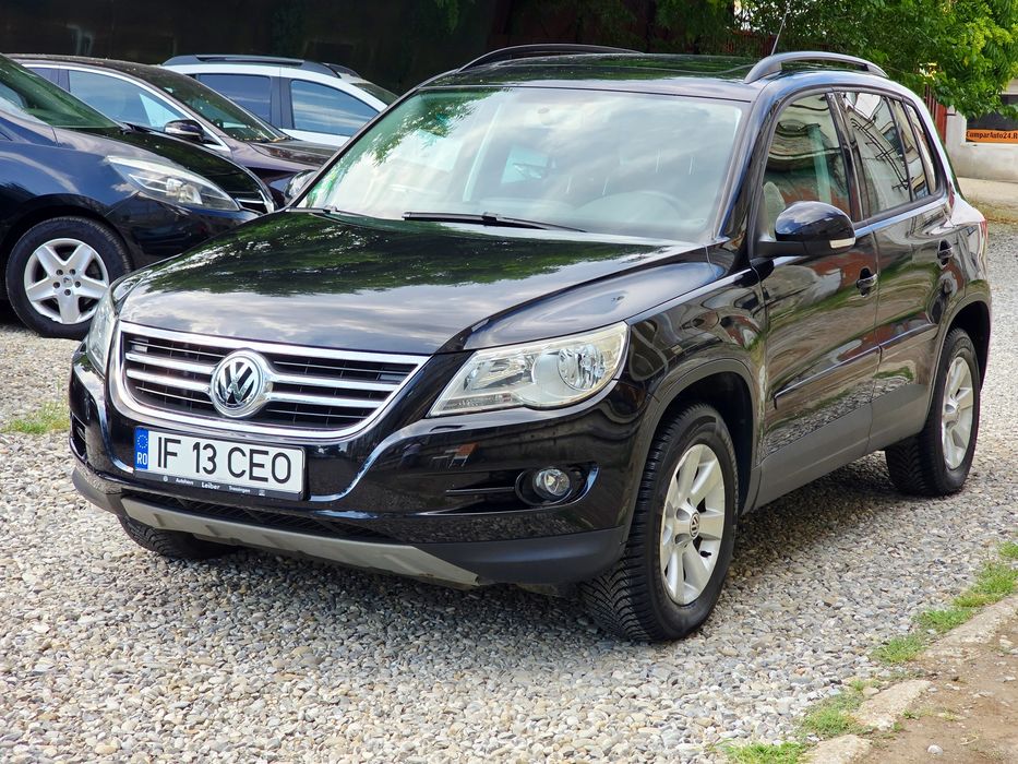 VOLKSWAGEN Tiguan