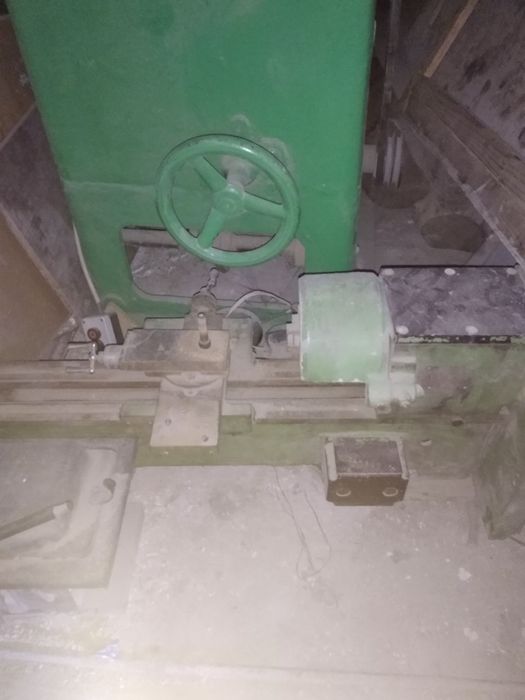 Ламинанты и станки сотилади