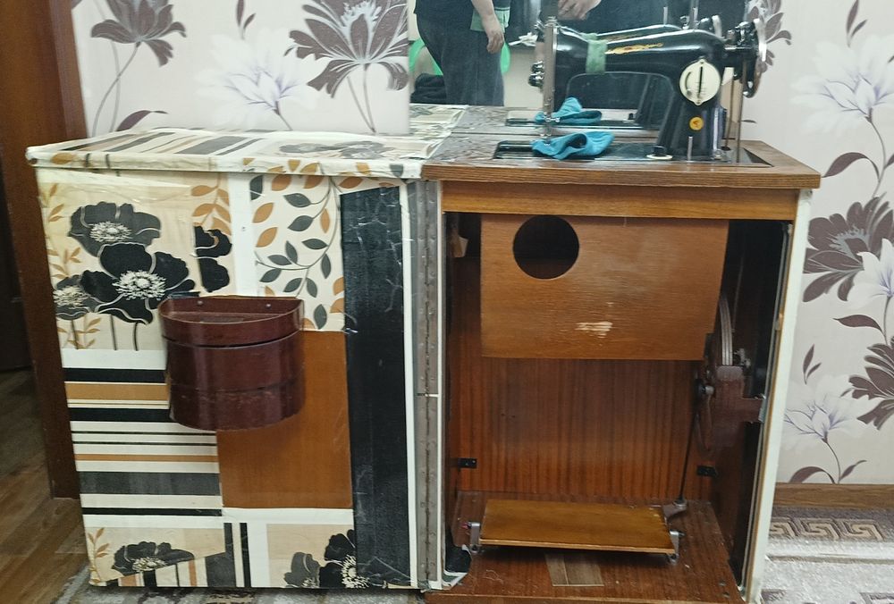 Продам швейную машинку