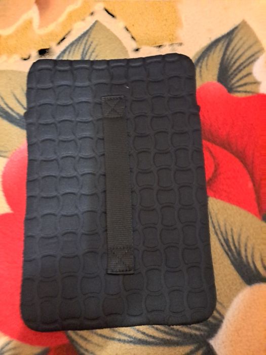 Husa impermeabila si antisoc pentru tableta, laptop de pana la 10,5 in