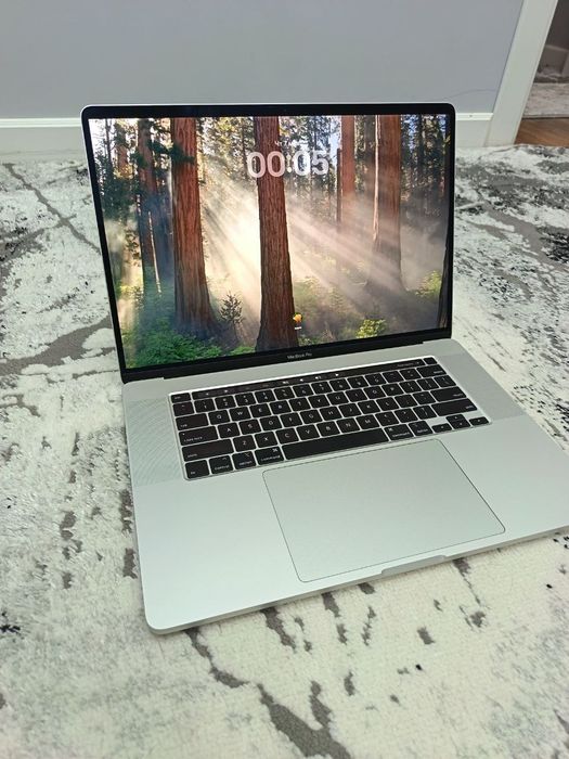 Macbook Pro 2019 16 inch cpu i9 ram 16 gb ssd 1 tb