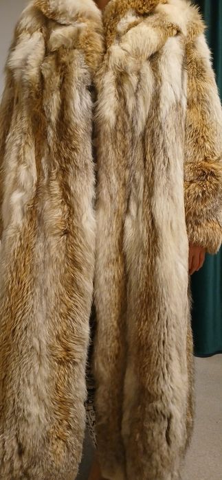 Vând haină de blana naturală!