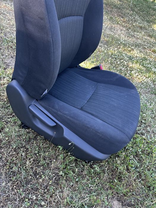 Седалки от Toyota Auris