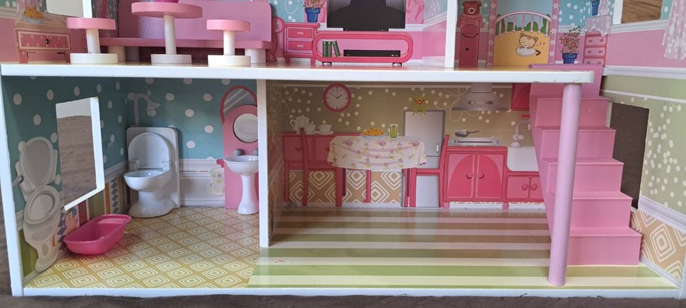 Къща за кукли  с аксесоари