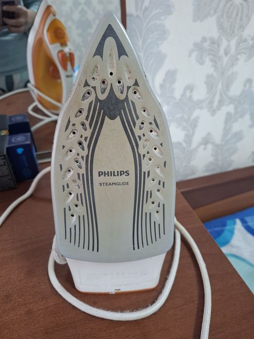 Утюг Philips оранжевый