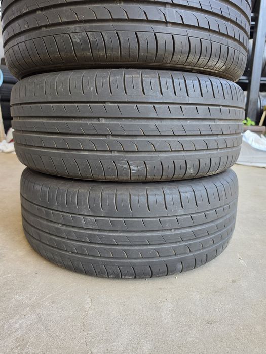 4 Броя 215/55/17 Nexen 2x6mm 2x5,5mm