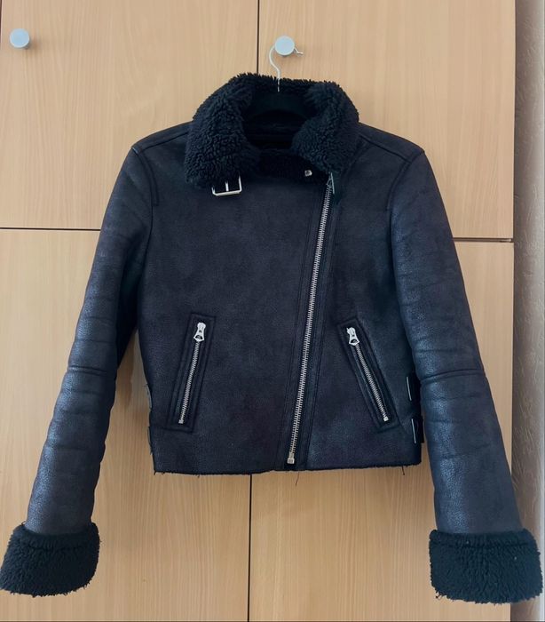 Черно яке - Bershka