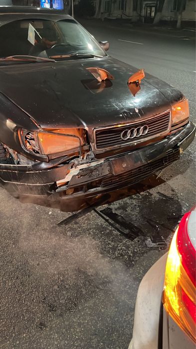 Audi 100 c4 машина