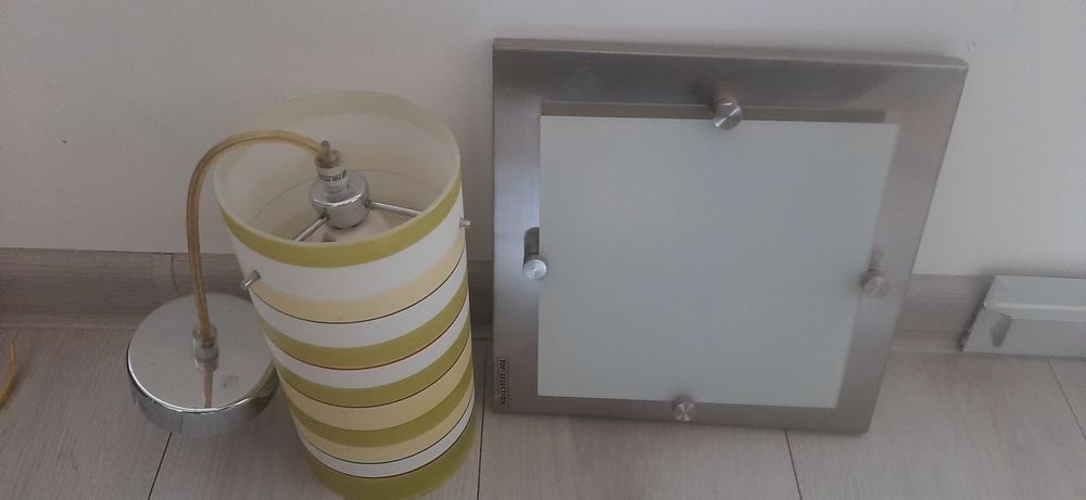 Lustra, aplica in stare buna
