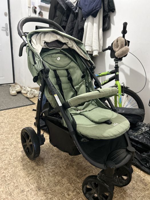 Продам коляску JOIE