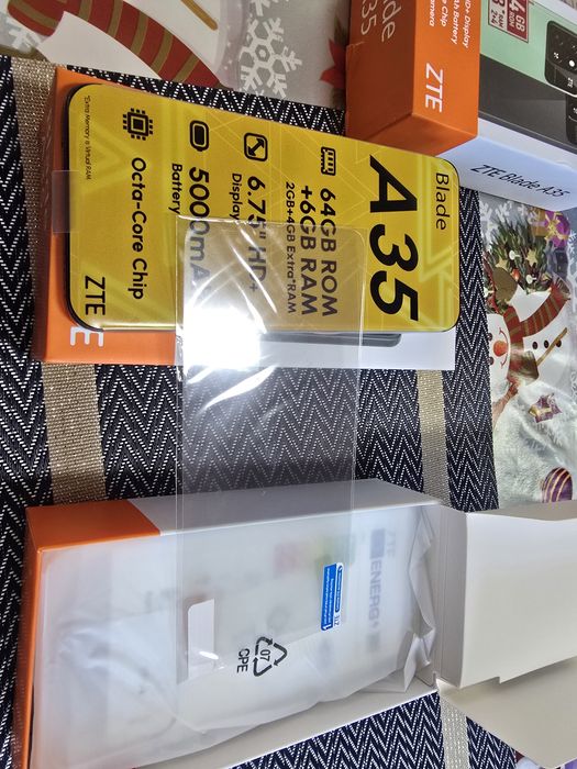 Vând doua telefoane Blade A 35