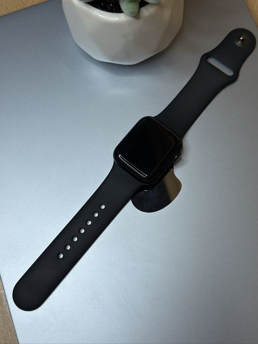 Apple Watch SE (2nd generation)-2023