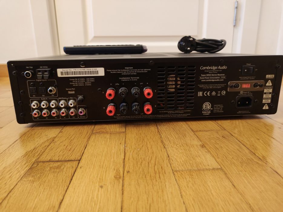 Cambridge Audio Topaz SR20, 100w/canal in 8 ohmi, optic,coaxial, sub out, tuner.