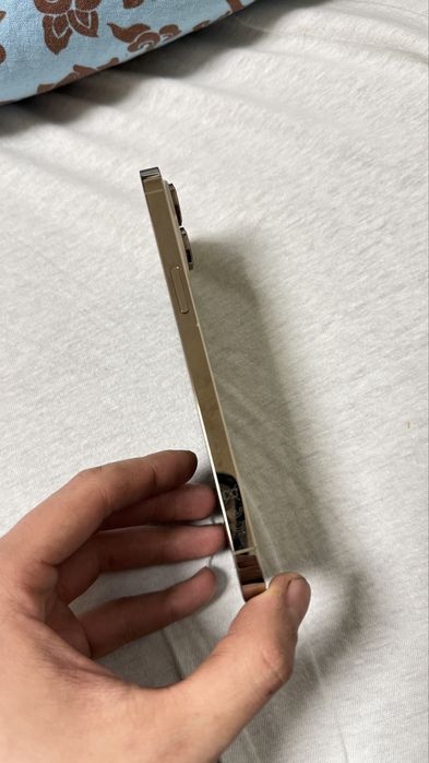 Vând iPhone 14 Pro Max – 128 GB, Gold