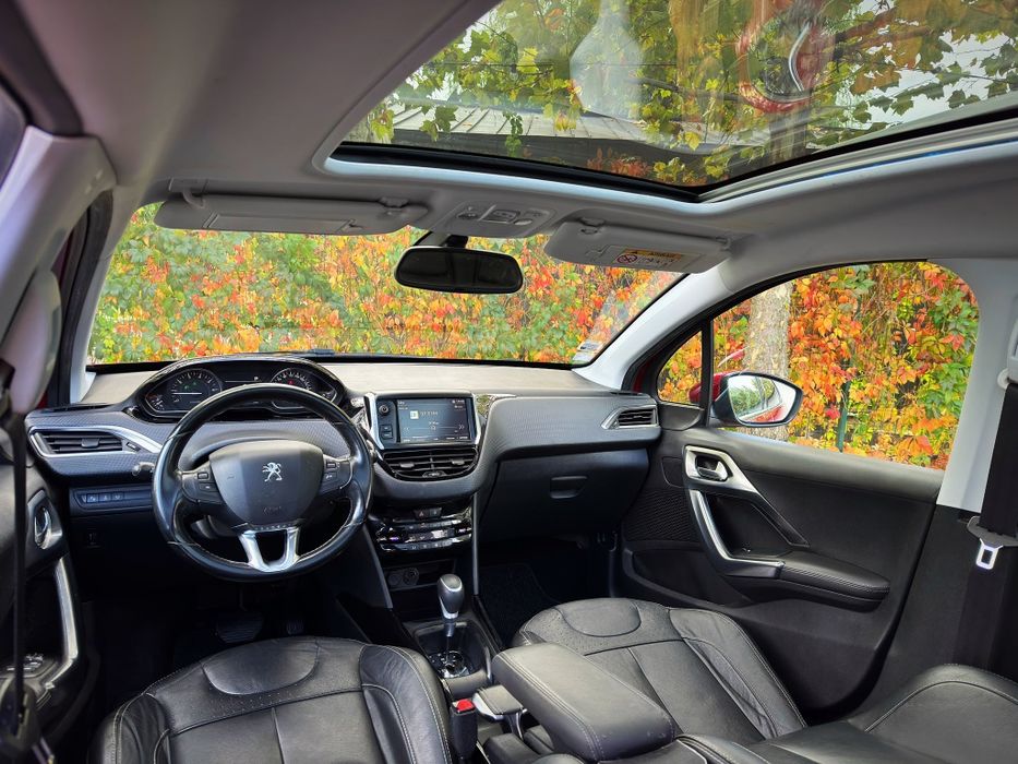 Peugeot 2008*Automatic*Panorama*LED*Euro6*Recent Adus