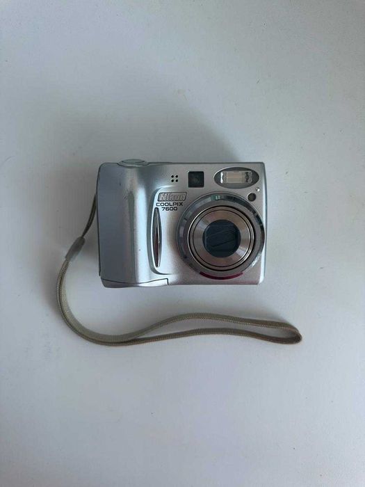 Фотоаппарат Nikon Coolpix 7600