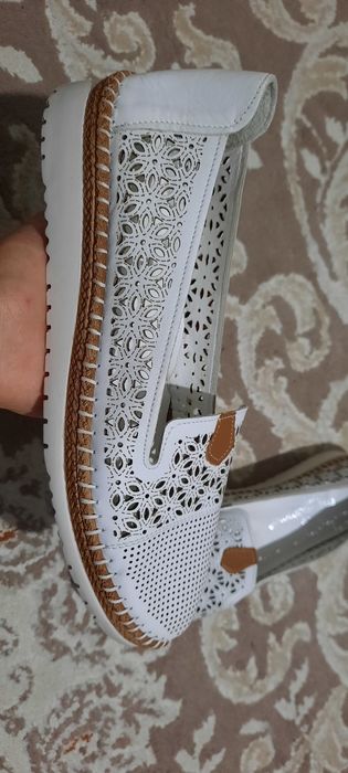 Кожаная женская обувь