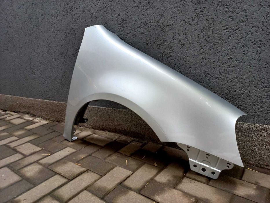 Aripa Fata Dreapta VW Golf 5/V 2004-2008 Vopsita Gri Deschis