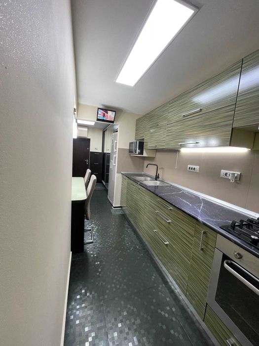 Proprietar, vând garsonieră complet amenajată și utilată, situată în zona Mall Vitan, într-un bloc anvelopat.