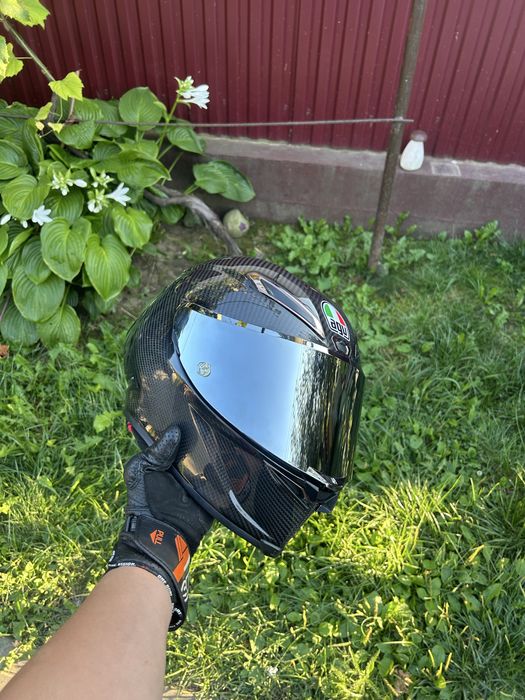AGV pista GP RR carbon