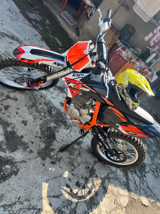 Vand motocros Kayo 250cc   Sau schib cu biciglete