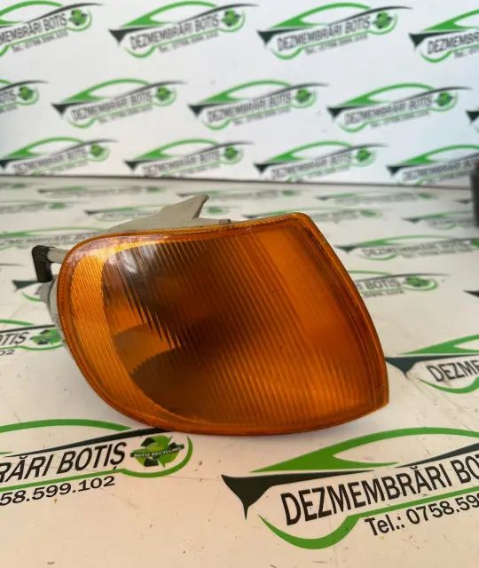 Lampa semnalizare fata dreapta Volkswagen VW Polo 1999 1.0 MT (50 hp)