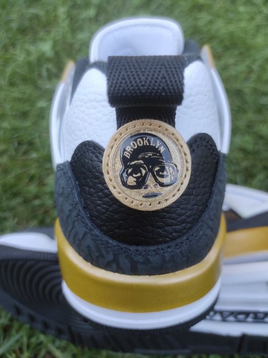 Jordan Spizike Low