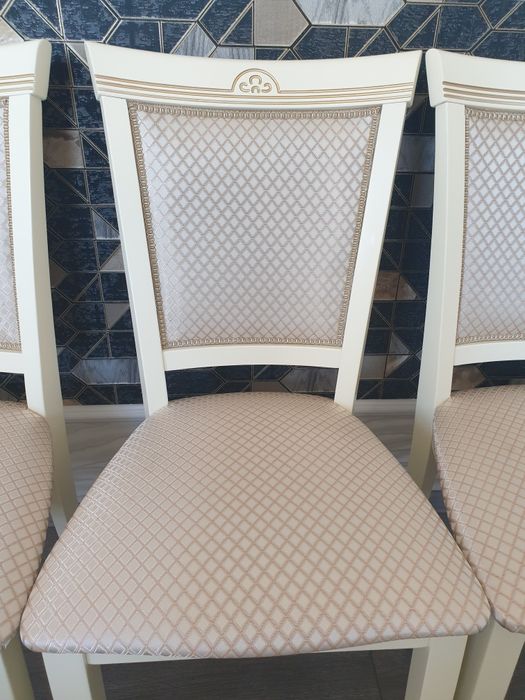 Продам новые стулья