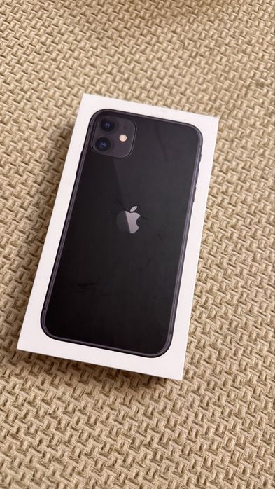 Продаётся Apple iPhone 11 на 128 ГБ в чёрном цвете.