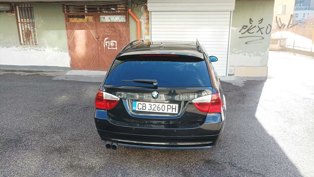 Продавам личният си автомобил BMW 330 ХI
