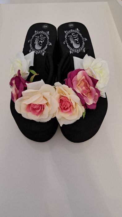 Женская летняя удобная обувь 38 размера.