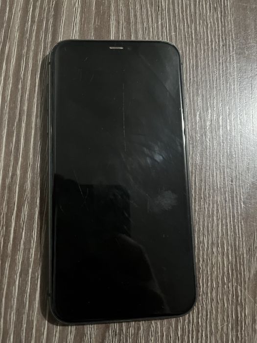 Продам айфон 11