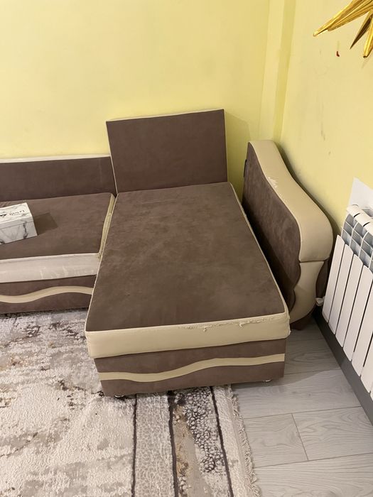 Диван тегин берем алып кетиниздер таза тек сынган жерлери бар