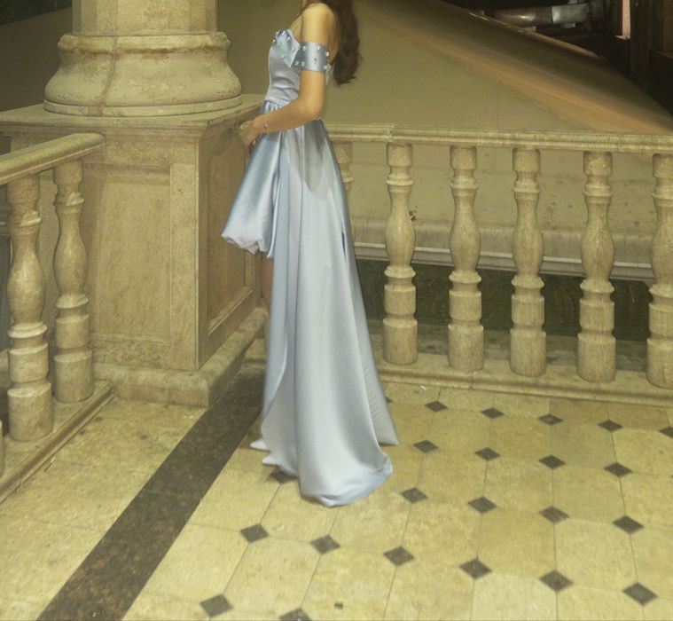 Вечернее платье сшито на заказ