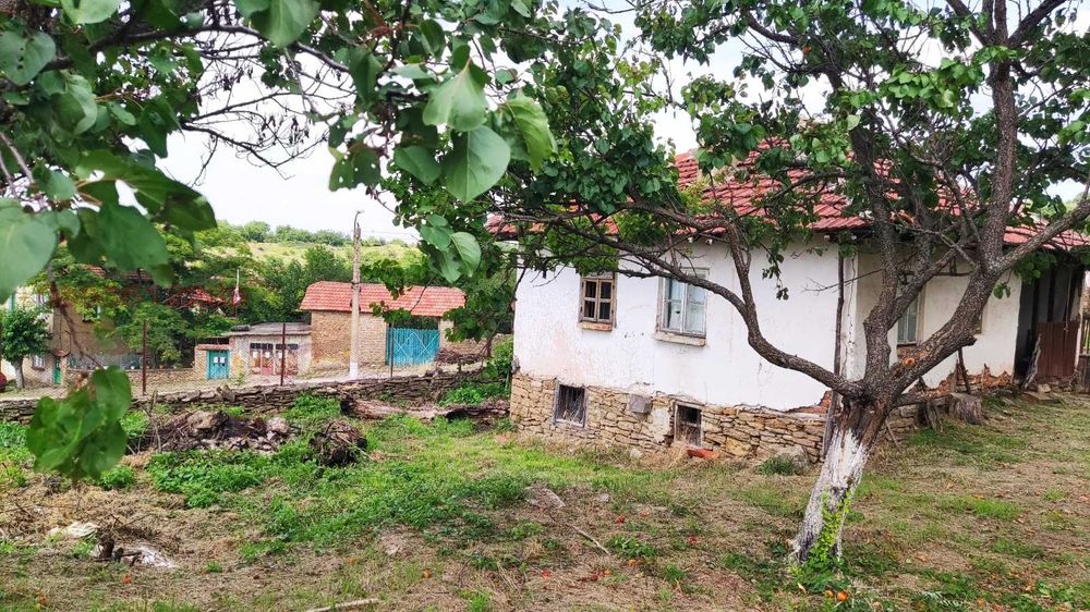 Продава се Къща в с. Пресяка, Област Ловеч - 242 кв.м за 74 €/кв.м - Снимка #4