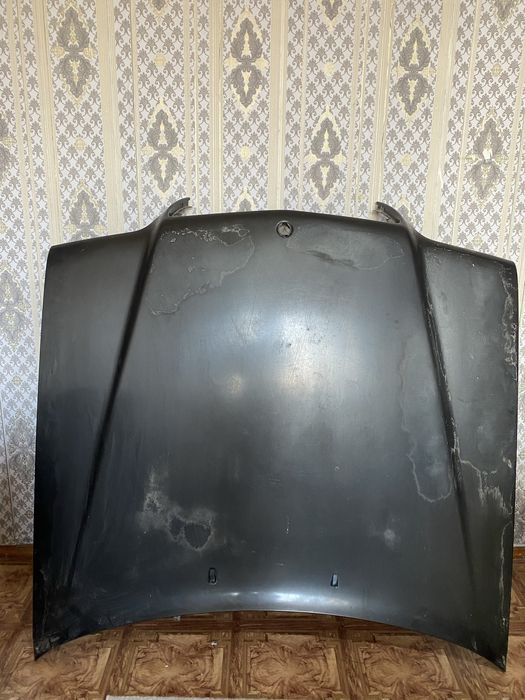 Продаю капот от Mercedes‑Benz E‑Class (W124)