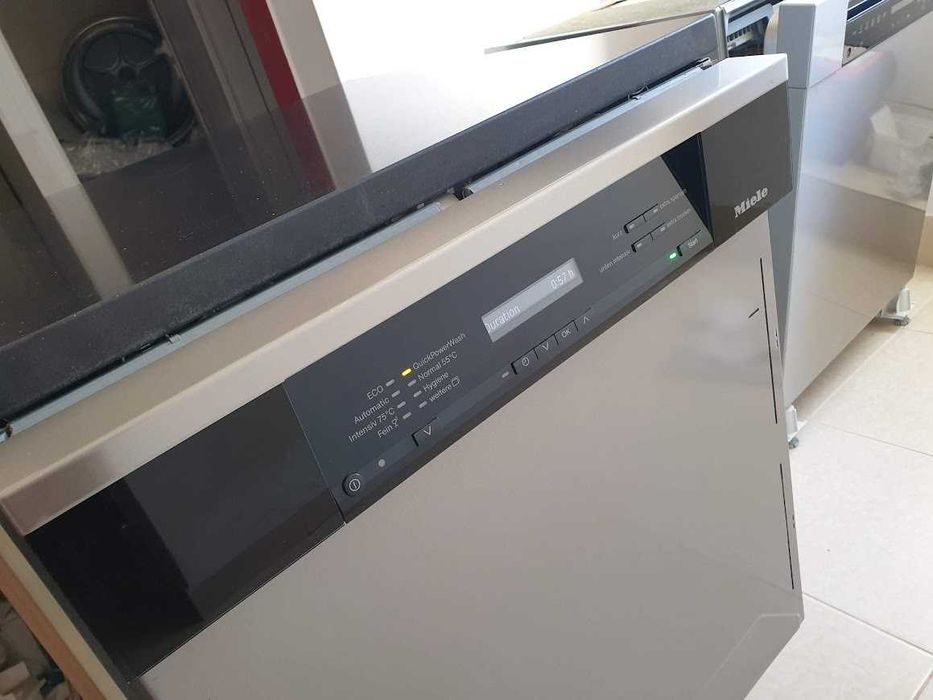 LED - Wi-Fi - Чернo Miele Auto Open Съдомиялна - Частично Вграждане