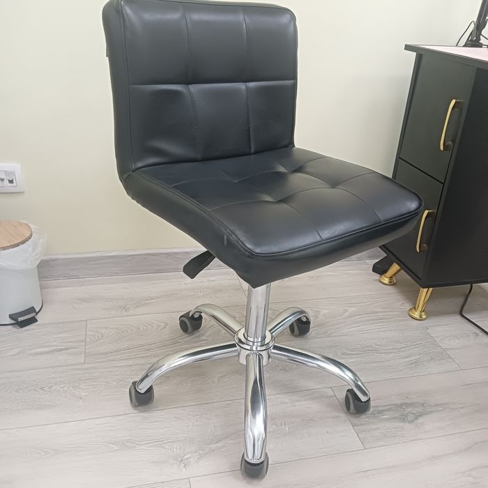 Работен стол маникюр