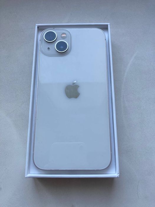 Продаю IPhone 13