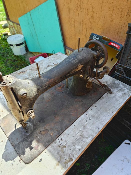 Шевна машина с плот и стойка