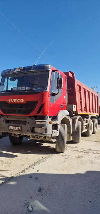 Excavator utilaje basculante