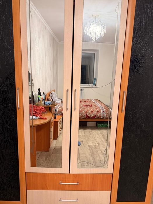 Продам спальный гарнитур