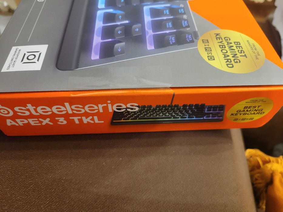 Клавиатура SteelSeries Apex 3 TKL - чисто нова, US layout